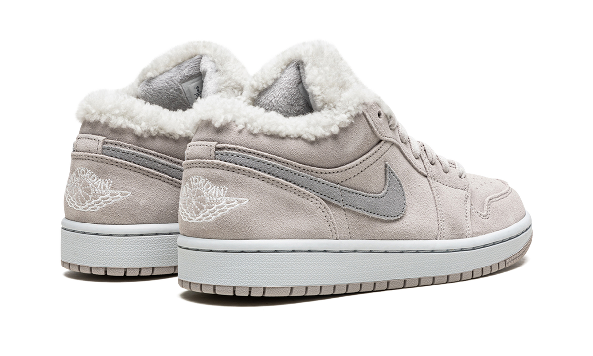 AIR JORDAN 1 Low SE WMNS "Sherpa Fleece" DO0750 002