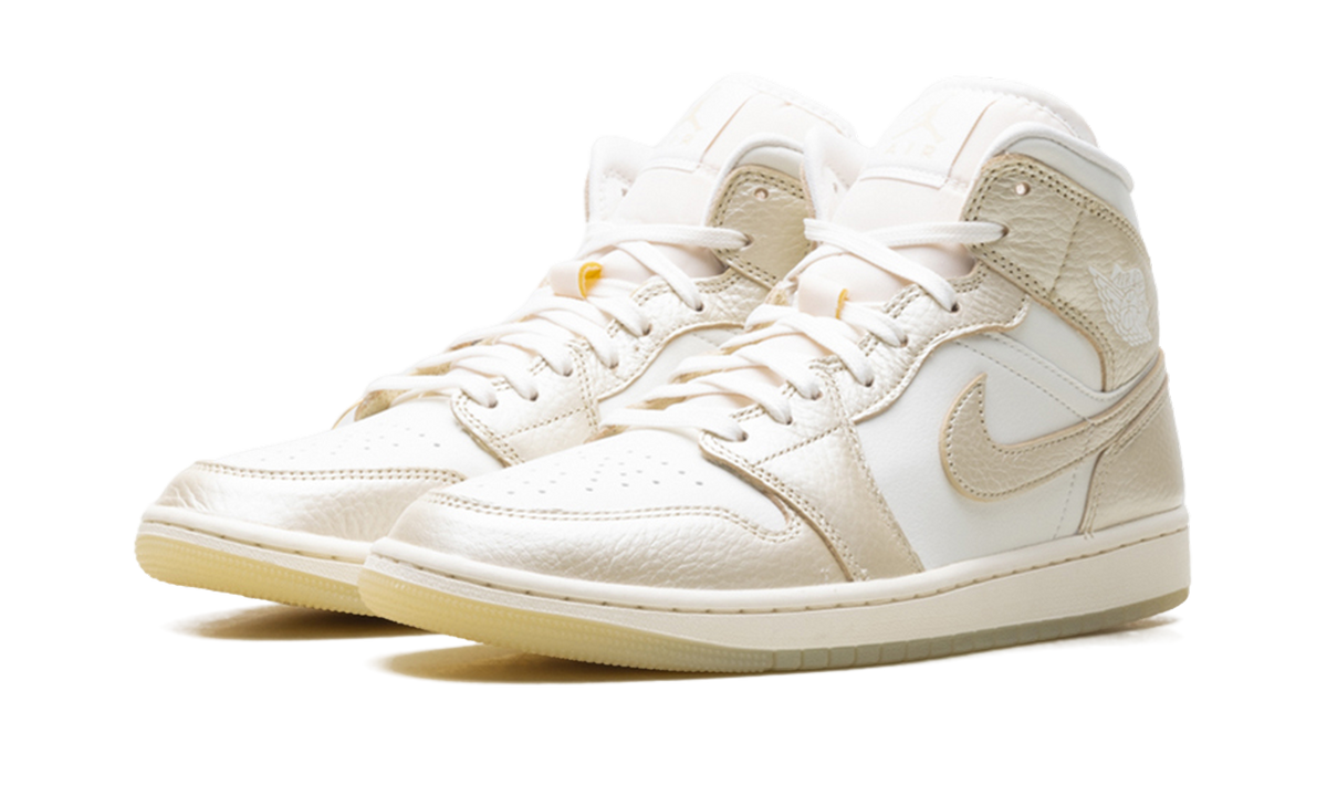 Air Jordan 1 Mid SE Wmns "Metallic Team Gold" HV5159 100