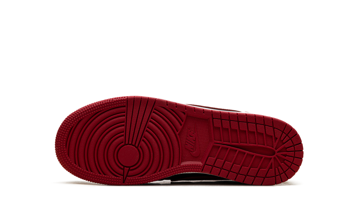 Air Jordan 1 Low OG GS "Banned (2026)" IW6277 001