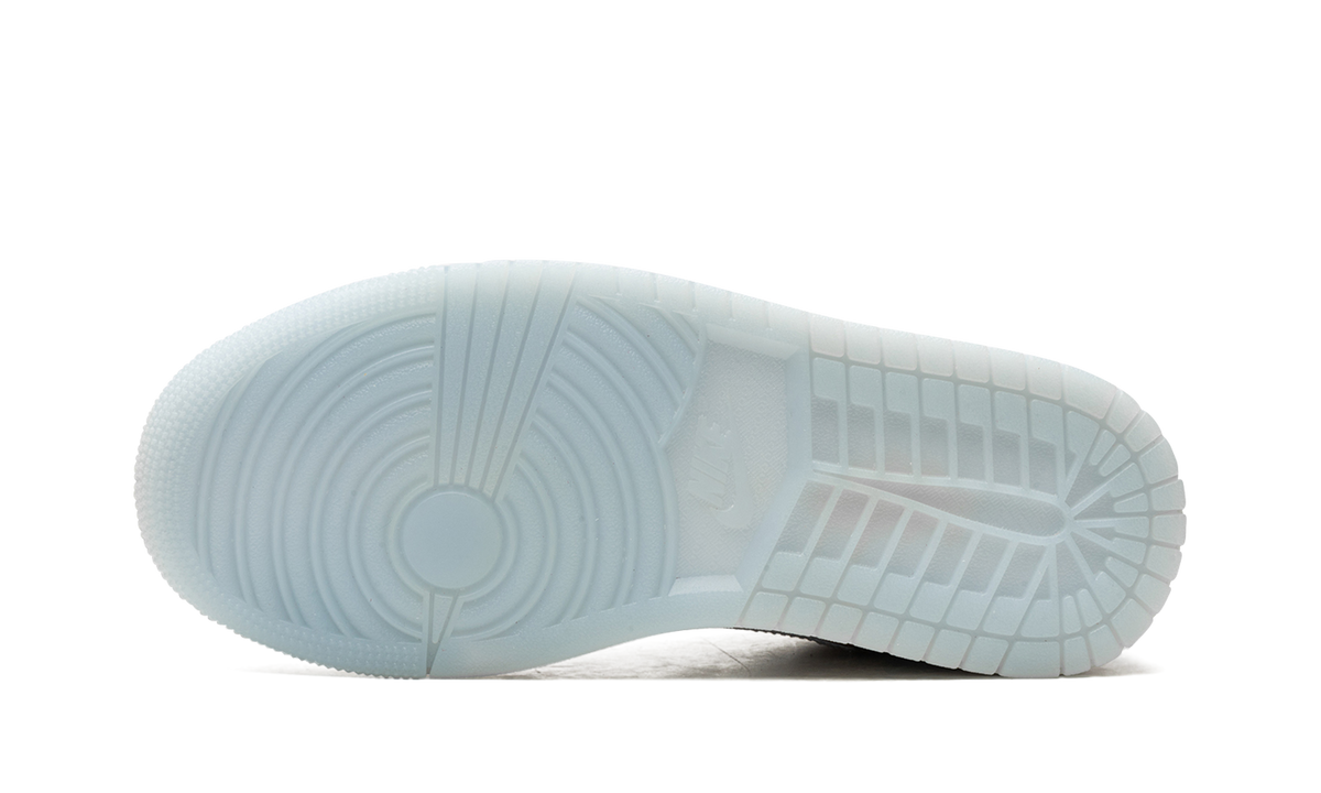 Air Jordan 1 Low WMNS "Emerald Rise" FN8899 131