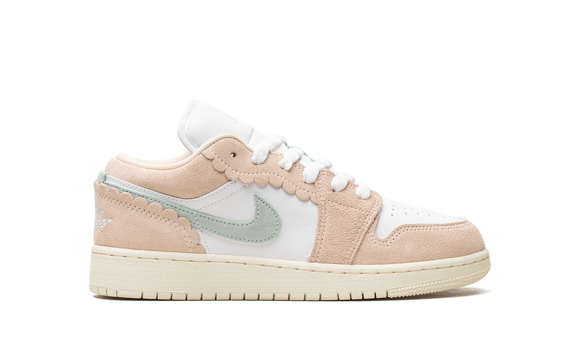 Air Jordan 1 Low SE GS "Guava Ice" DZ5356 800