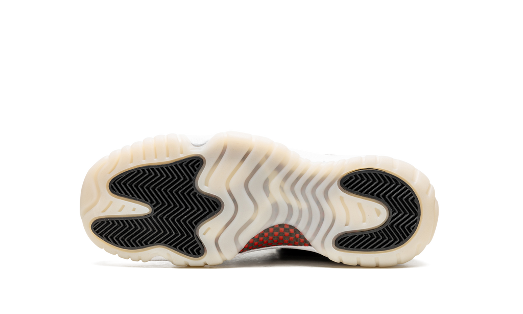 Jordan 11 Retro Low GS "72-10" 528896 001
