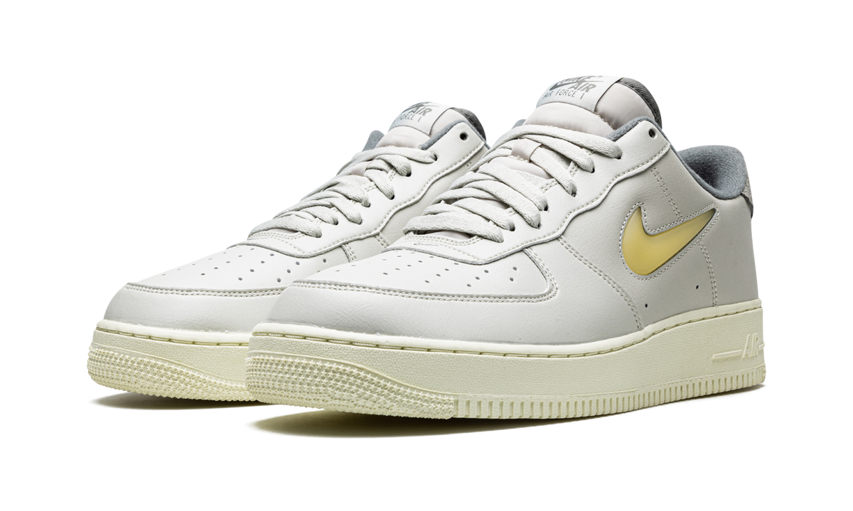Air Force 1 '07 LX "Light Bone" DC8894 001