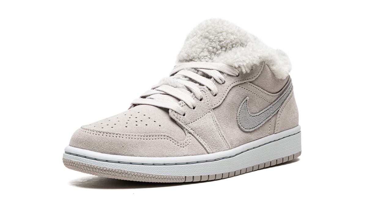 AIR JORDAN 1 Low SE WMNS "Sherpa Fleece" DO0750 002
