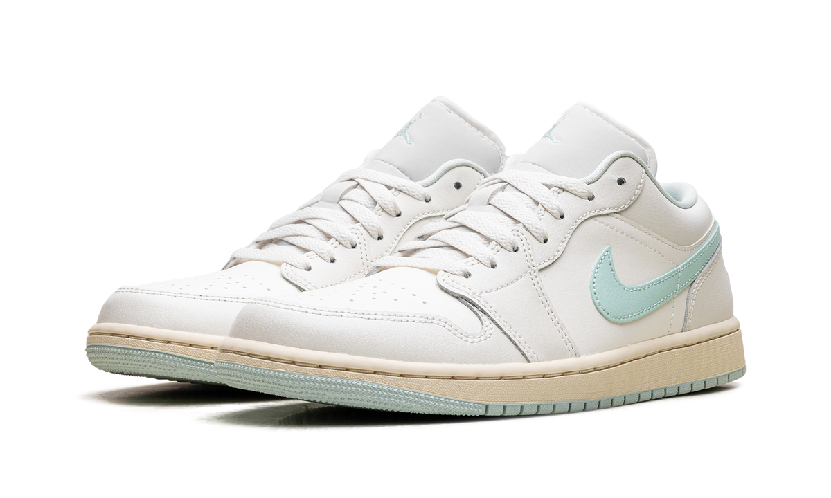 Jordan 1 Low WMNS "Sail Igloo" DC0774 134