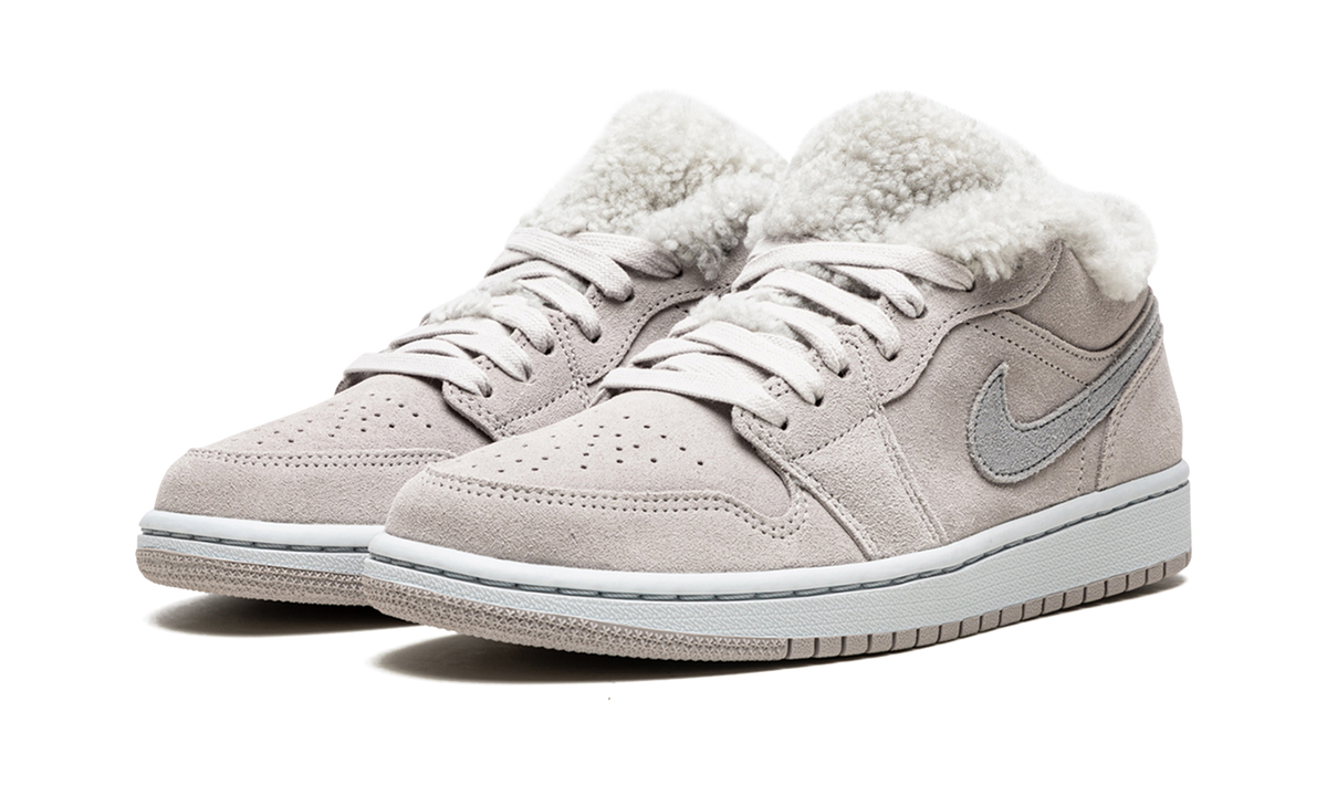 AIR JORDAN 1 Low SE WMNS "Sherpa Fleece" DO0750 002