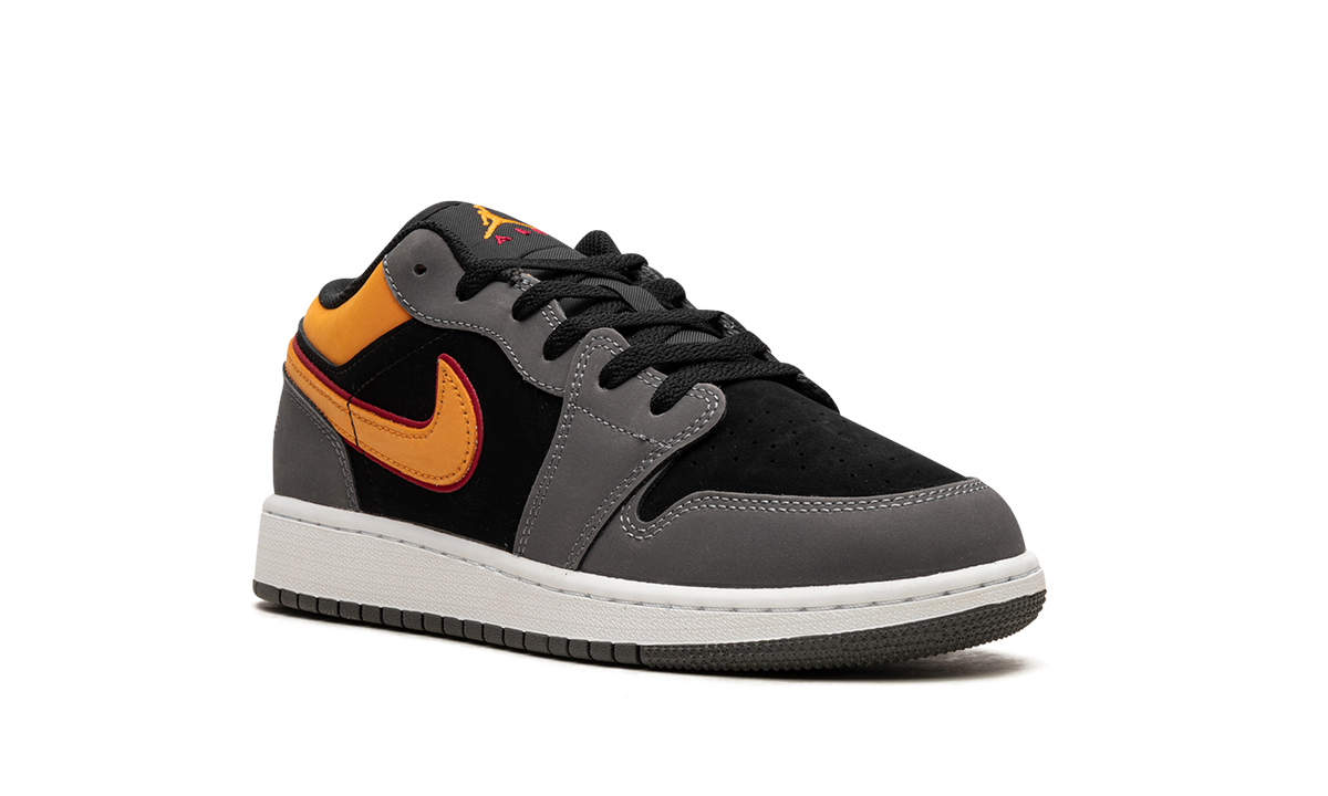 Air Jordan 1 Low SE GS "Vivid Orange" FN7671 008