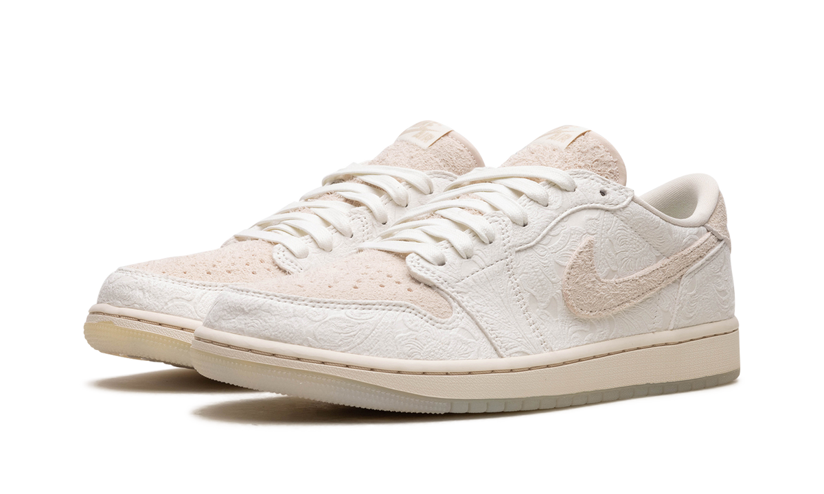 Air Jordan 1 Low OG "Chris Paul - Give Them Flowers" FZ0455 200