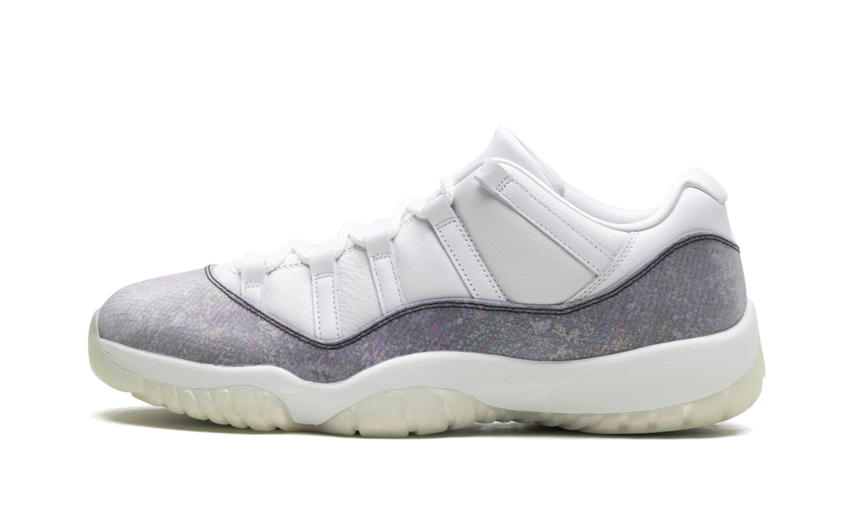 Air Jordan 11 Low "Year of the Snake" HQ7000 001